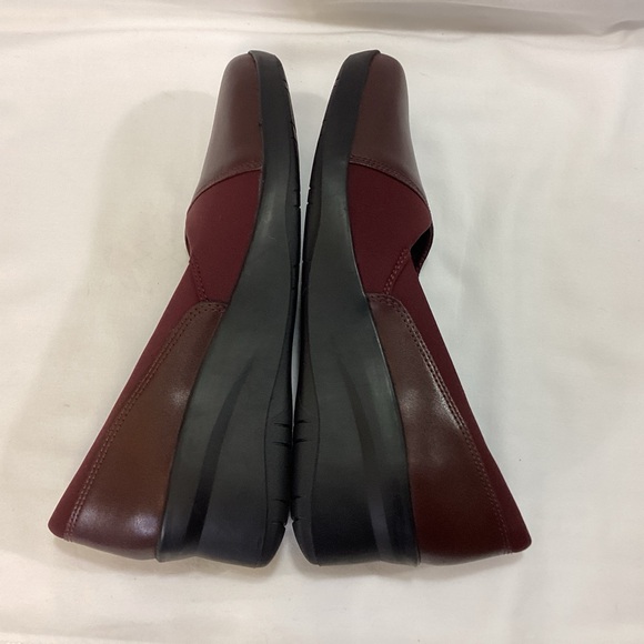 Clarks Collection SUTTYN WALK Burgundy Leather Wedge Slip-On SZ 9.5M L/N $80 - Picture 8 of 15